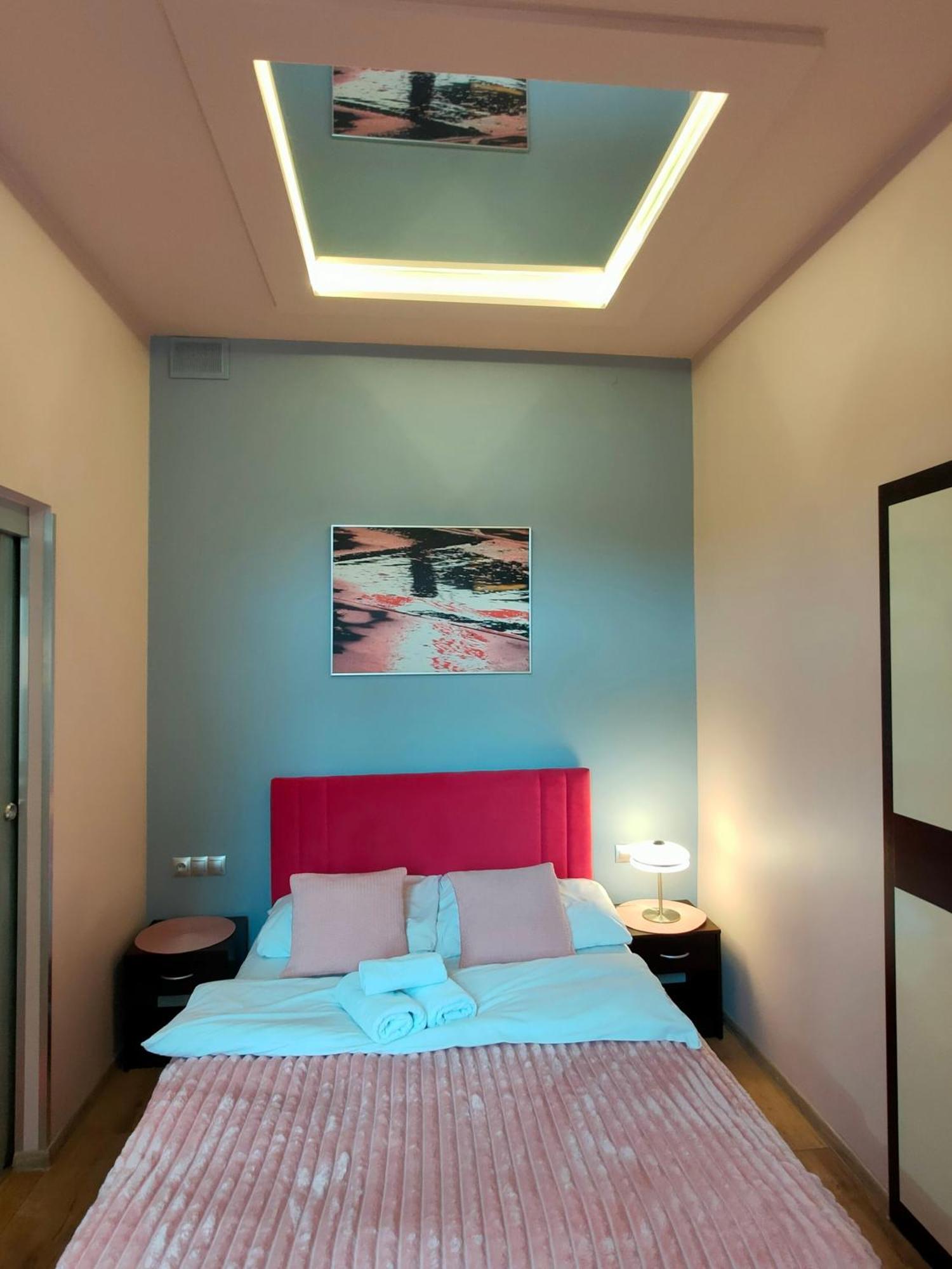 Mirror Pink Studio Apartment Krakau Exterior foto